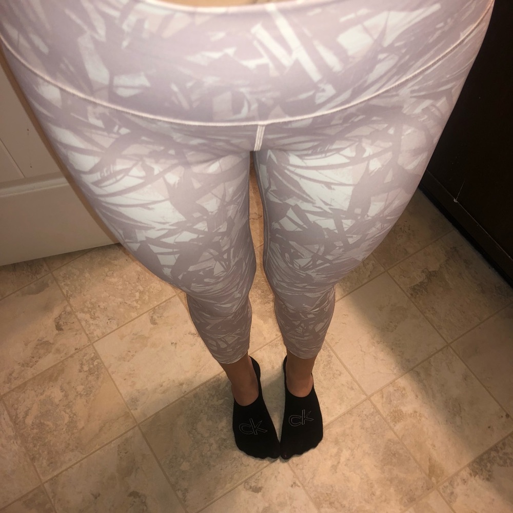 NWOT Lululemon Wunder Under Crop